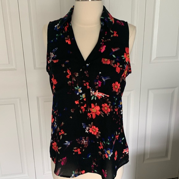 Express Tops - Express sleeveless portofino shirt floral print